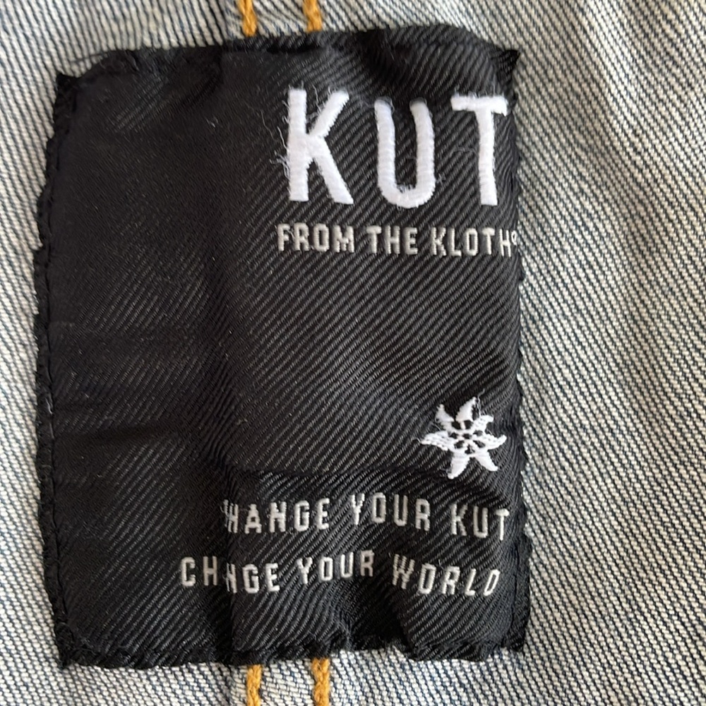 Kut from the Kloth Amelia Denim Jacket - Picture 7 of 12